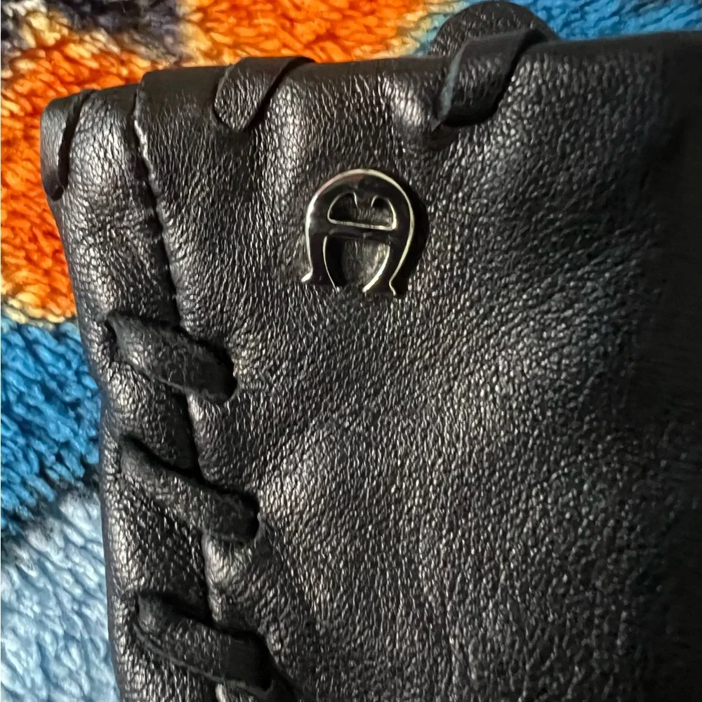 Etienne Aigner Black leather Women’s gloves cashmere lining